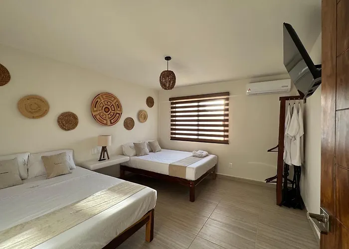 Ixic Boutique Hotel 4*